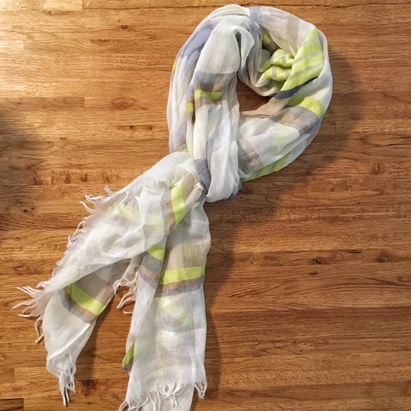 Accessories - 💥FREE💥 with purchase! Lightweight Scarf